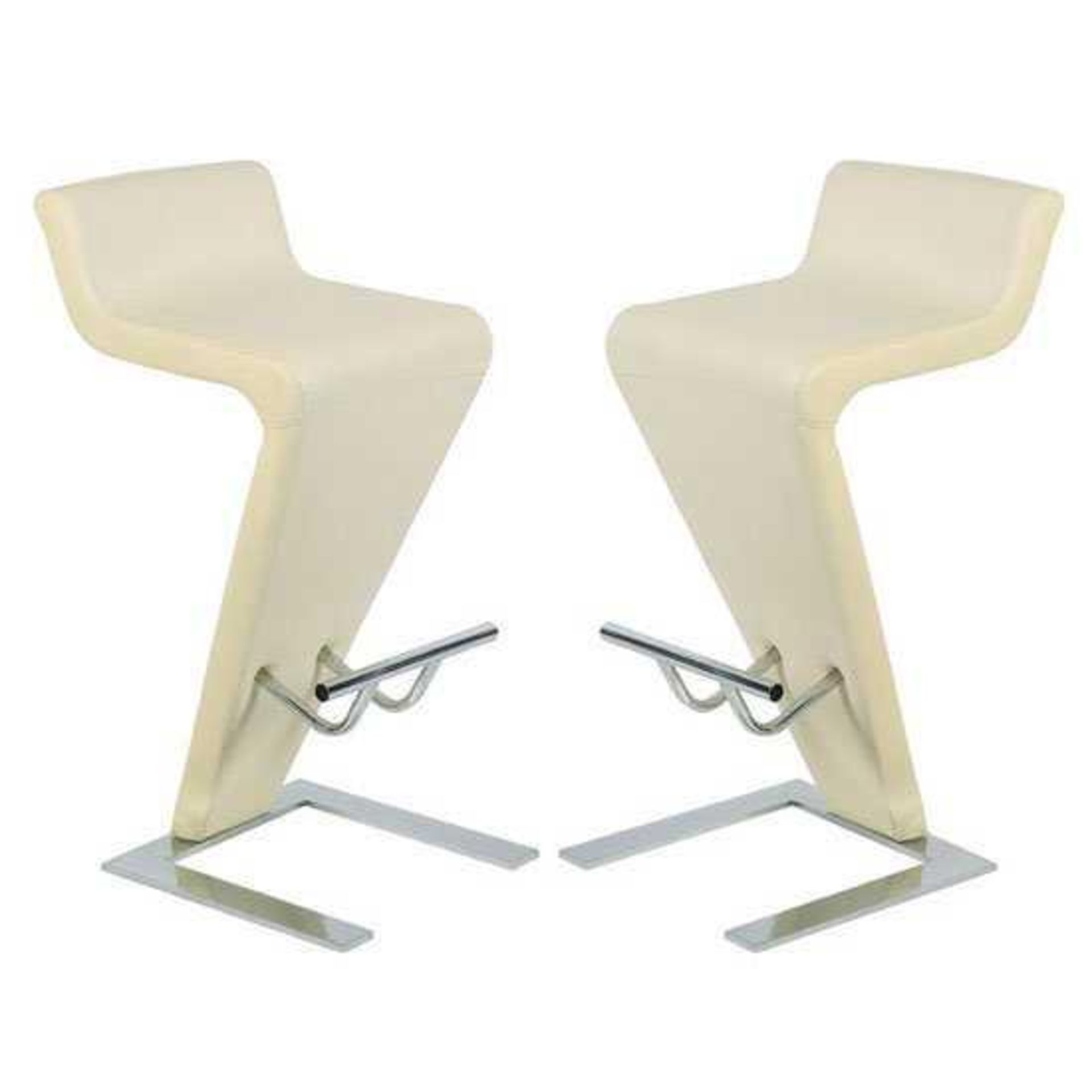 RRP £250 Farello Bar Stools In White Faux Leather In A Pair