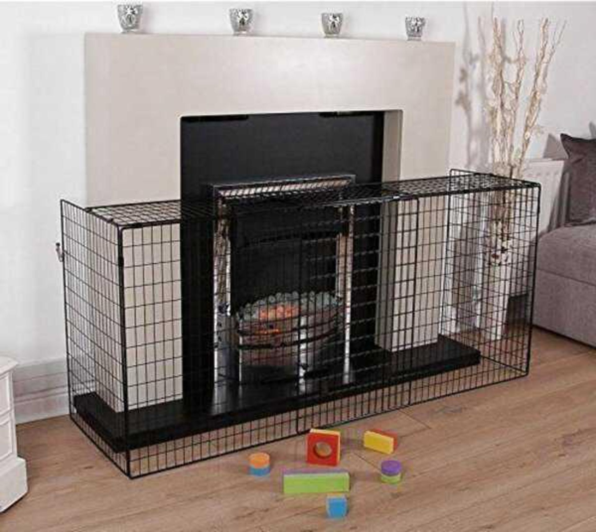 RRP £70 Boxed Isafe Extendable Fire Guard 65 At Centimetres High 44 Cm Deep And A Width That Expands