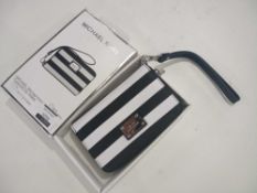 Rrp £80 Boxed Michael Kors Saffiano Black And White Essential Zip Wallet With Iphone Compartment