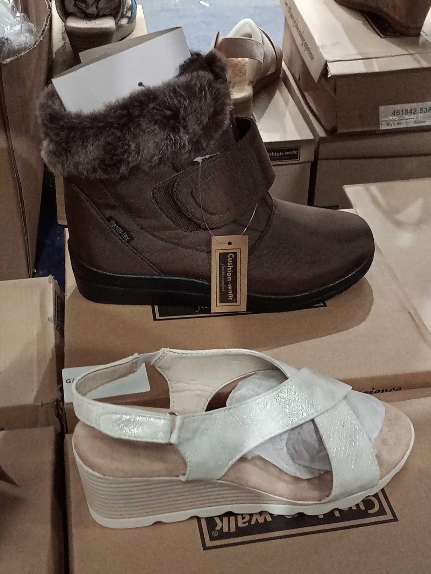 RRP £125 Lot To Contain 5 Brand New Boxed Of Assorted Pairs Of Ladies Slip On Footwear (As Seen On - Image 2 of 3