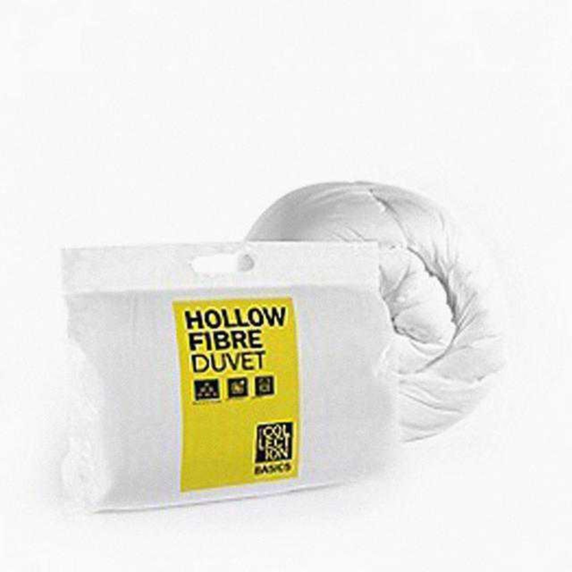 Rrp £85 Lot To Contain 2 Bagged Assorted Items To Include A Single 13.5Tog Hollow Fibre Duvet And A