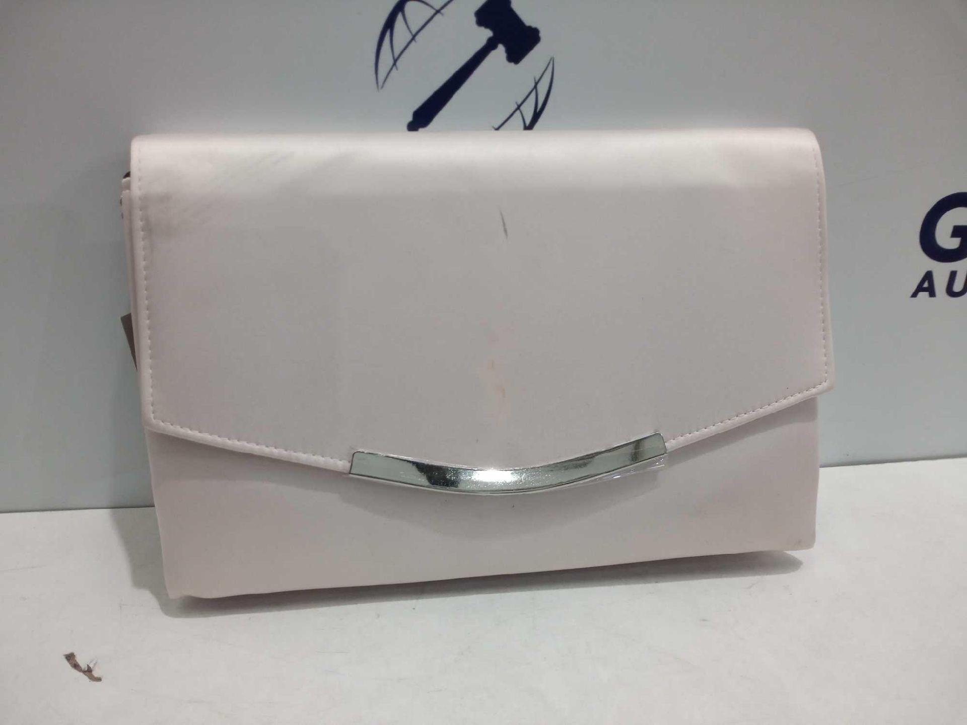 Rrp £120 Lot To Contain 3 Assorted Women'S Designer Silver Grey Clutch Bags - Image 3 of 3