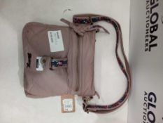 Rrp £60 Lot To Contain 3 Assorted Women'S Mantaray Leather Bags