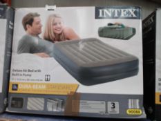 Rrp £65 Lot To Contain 2 Boxed Intex Deluxe Air Beds With Built-In Pump