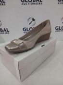 Rrp £90 Boxed Waken Taupe Synthetic Size 9 Ladies Shoes