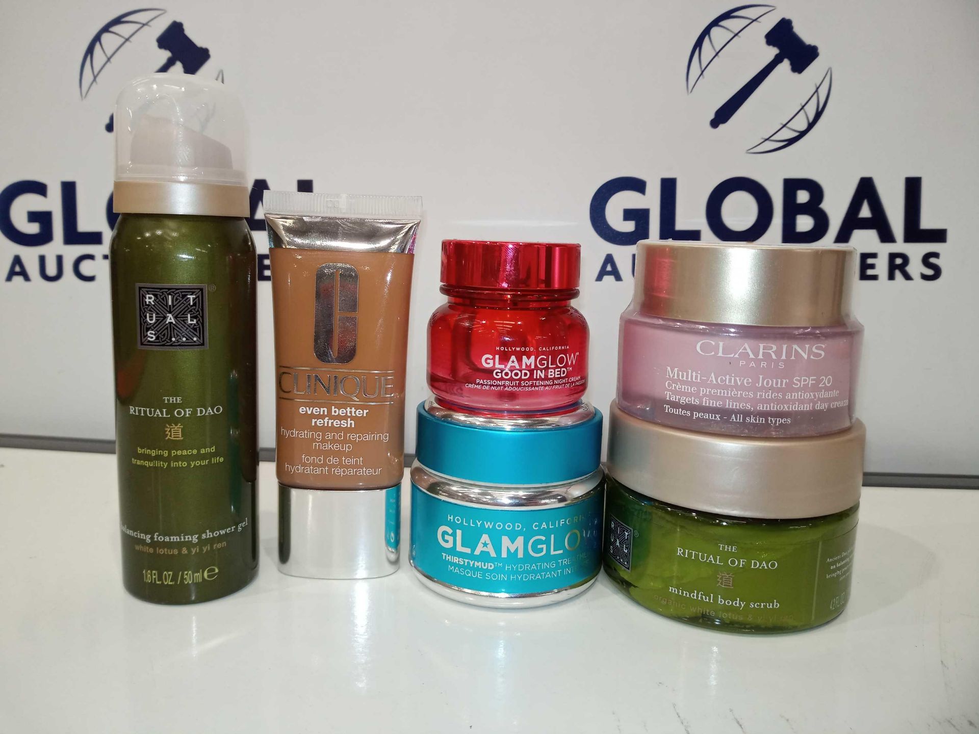 Rrp £20 To £30 Each Assorted Day Creams And Body Scrubs With Brands Include Clinique And Clarins Par