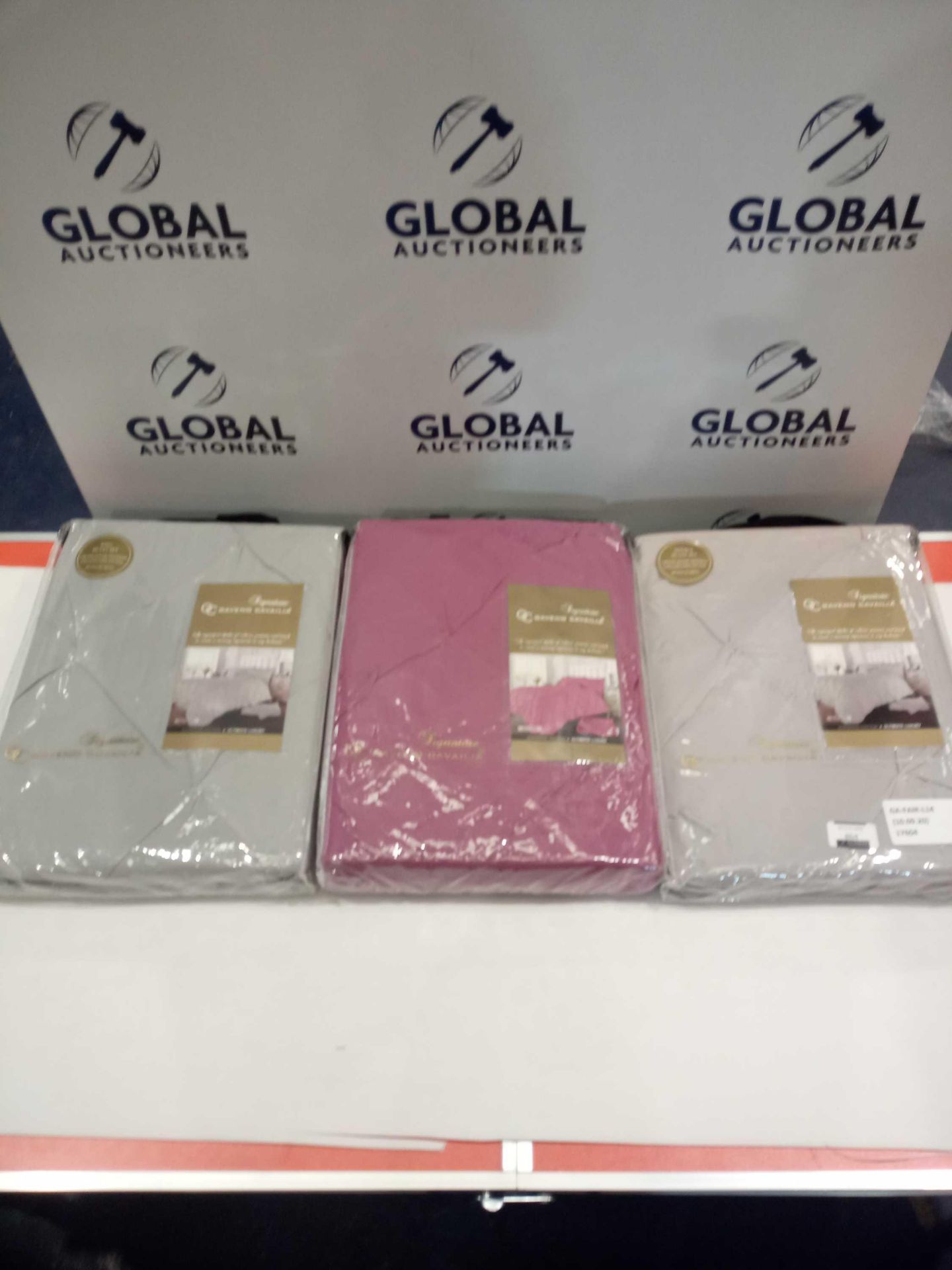 Rrp £40 Each Signature Gaveno Cavailia Luxury Duvet Sets - Image 2 of 2