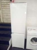 Rrp £60 White Fridge Freezer With 250L Capacity