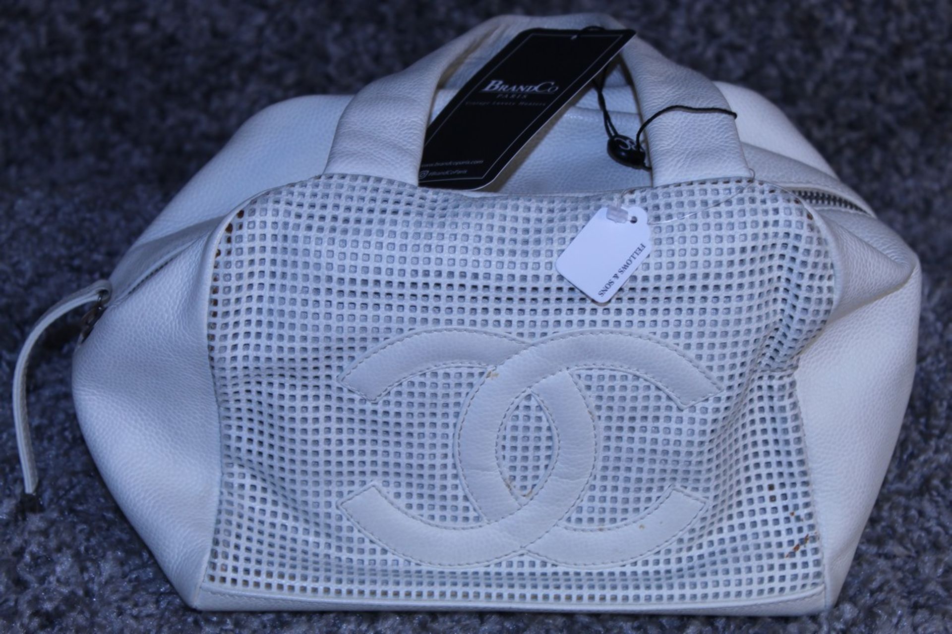 RRP £1700 Chanel Perforated Chain Shoulder Bag In Calf Leather Ivory With Gold Chain Handles (