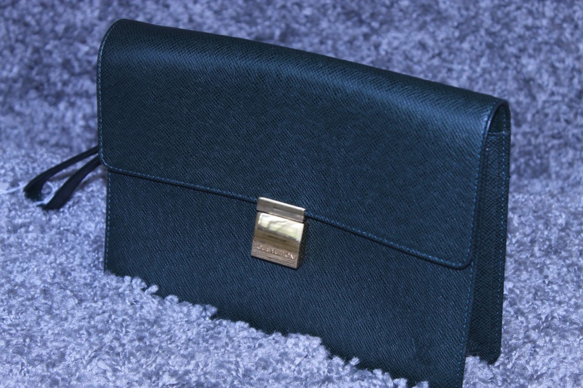 RRP £1,500 Louis Vuitton Selenga Handbag, Dark Green Taiga Calf Leather, 25x18x2.5cm (Production - Image 4 of 5