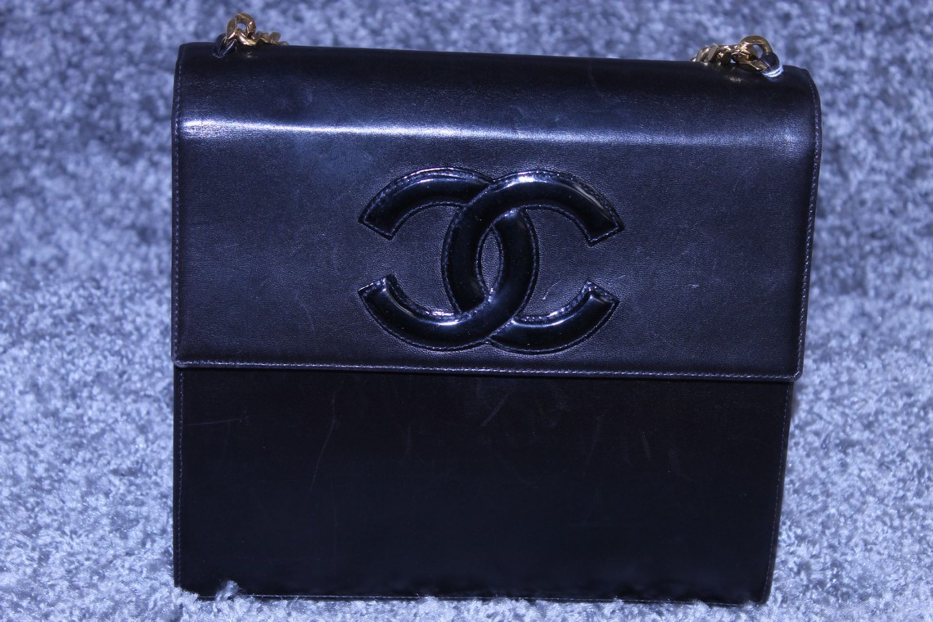 RRP £2000 Chanel Tall Logo Flap Chain Tote Shoulder Bag In Black Leather With Gold Chain Handles