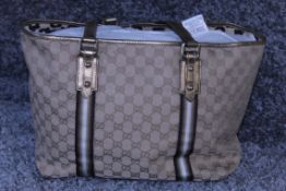 RRP £990 Gucci Jolicoeur Shoulder Bag, Beige Monogram Canvas Jolicoeur Tote Handbag with Metallic