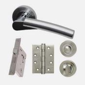 Rrp £100 Lot To Contain 4 Boxed Mercury Essential Handle Sets