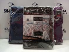 Combined Rrp £80 Lot To Contain Assorted Soft Furnishing Items To Include Enhanced Living Vogue Navy