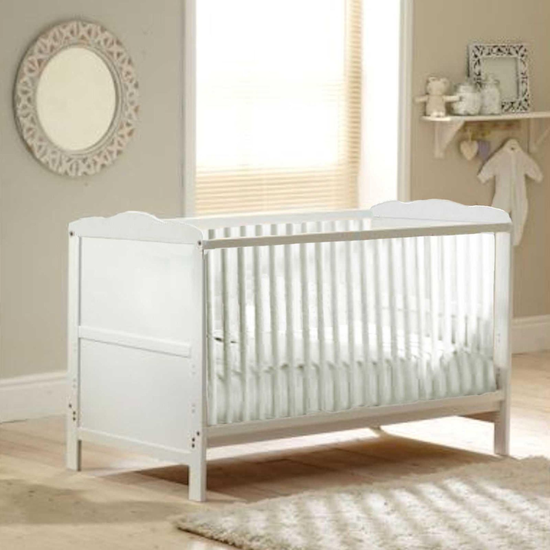 RRP £149 Boxed 4Baby Solid Wooden White Designer Cot Bed (Appraisals Available Upon Request) (