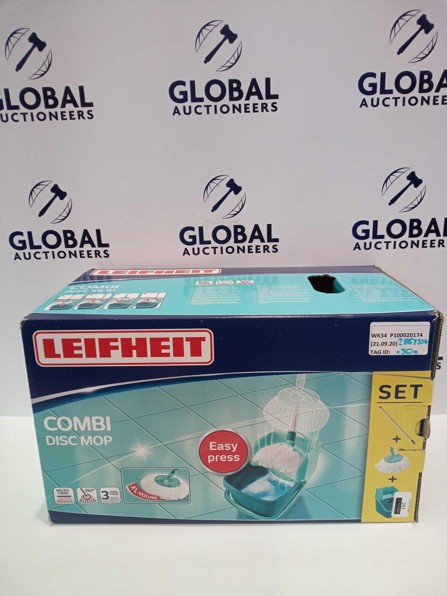 Rrp £40 Boxed Assorted Items To Include A Bialetti Oceans Moka Express Cafetiere And A Leifheit Comb