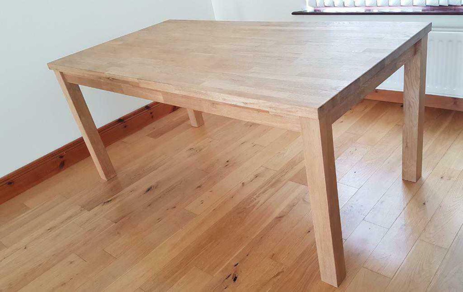 Rrp £500 Boxed Sourced From Harveys Furniture Solid Wood Sierra Dining Table