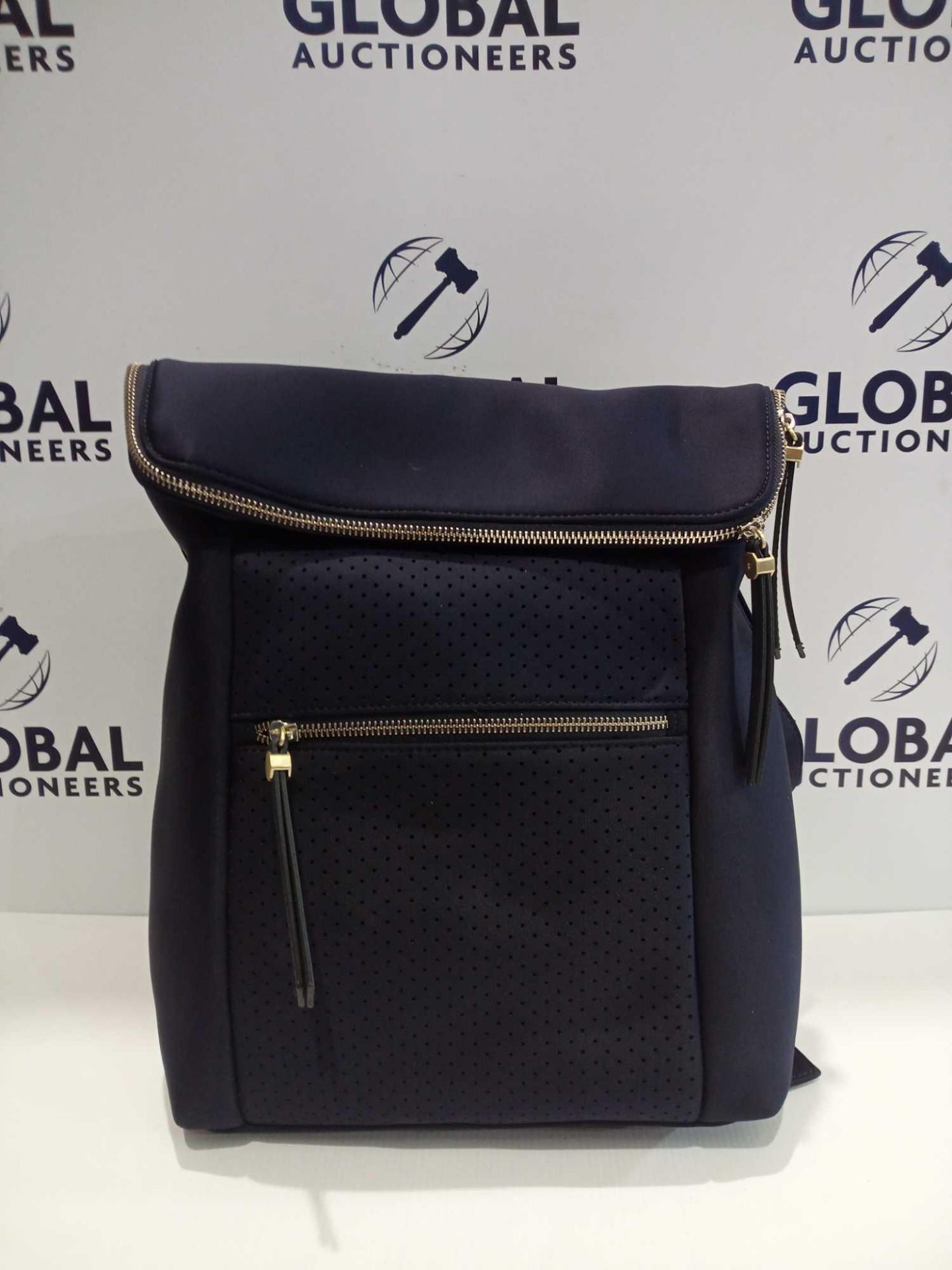 Rrp £50 Assorted Women'S Bags To Include A Principles Navy Leather Bag And A Navi Rent Leather Sport - Image 2 of 2