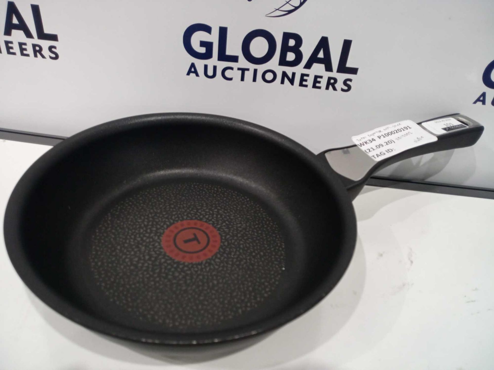 Rrp £45 To £65 Assorted Pots And Pans To Include A Tefal Expertise Non-Stick Pan Greenpan Elements C - Image 3 of 4