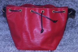 RRP £1200 Louis Vuitton Noe Bicolor Shoulder Bag In Red/Black Leather. Condition Rating A (AAN0066)