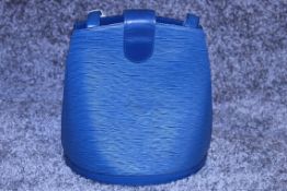 Rrp £1,500 Louis Vuitton Cluny Blue Calf Leather Shoulder Bag With Blue Leather Handles,