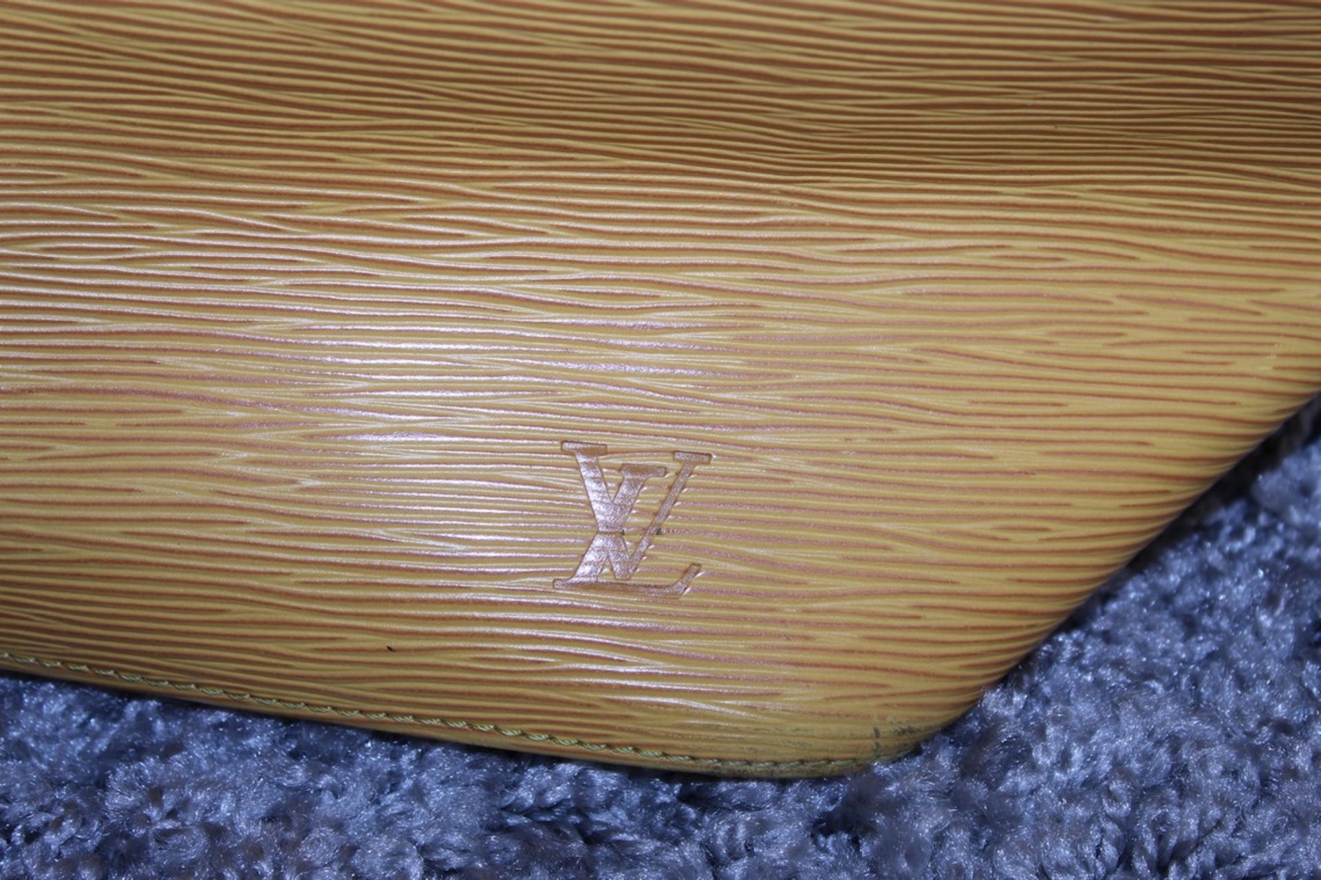 Rrp £1,200 Louis Vuitton Noe Yellow Shoulder Bag, Epi Yellow Calf Leather 24X26X18Cm (Production - Image 2 of 3