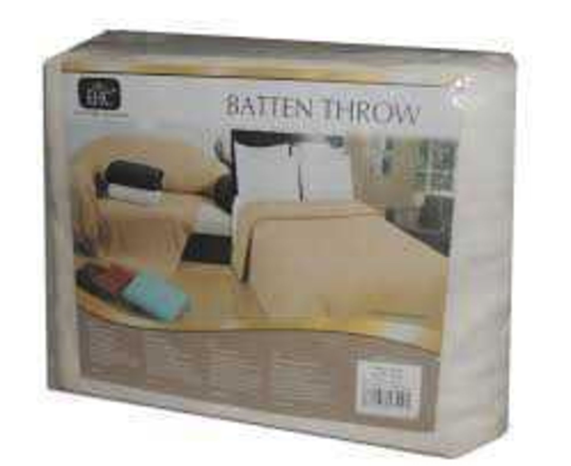 Rrp £100 Lot To Contain 2 Soft Furnishing To Include Batten Throw And Pleated Blanket