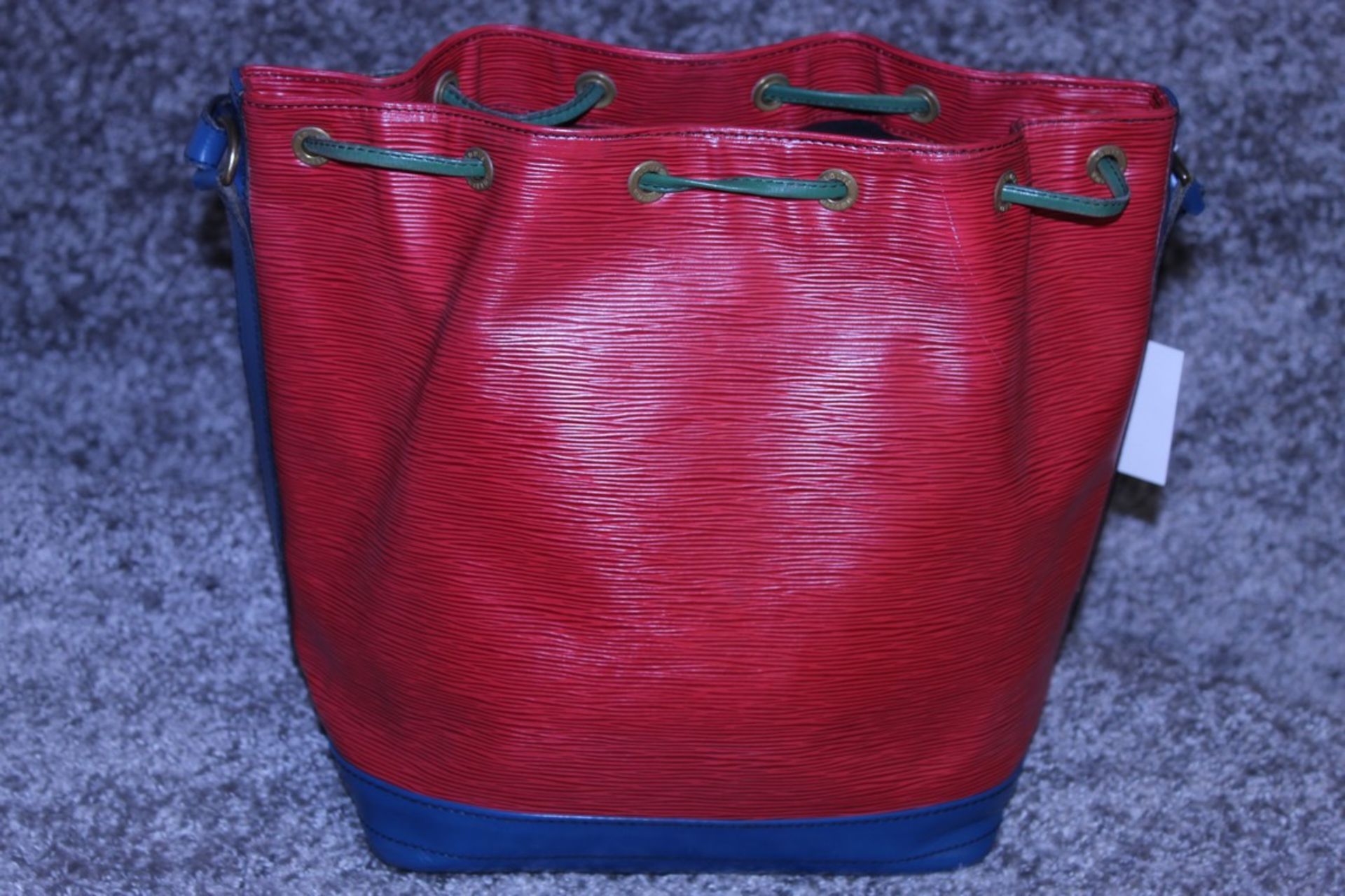 Rrp £1,200 Noe Tricolor Shoulder Bag, Red/Blue/Green Epi Claf Leather With Black Stitching