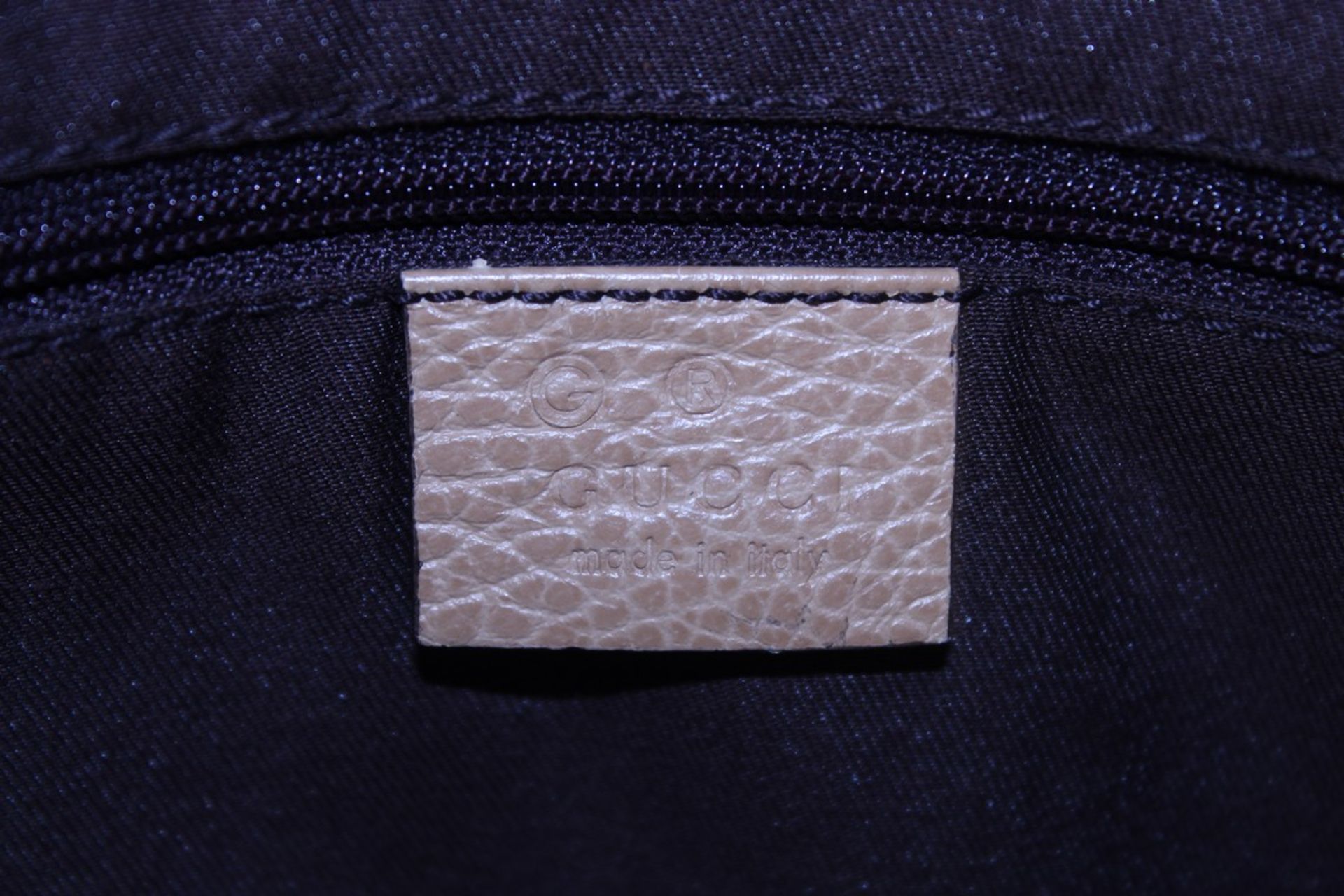 RRP £900 Gucci Rectangular Tote Front Pocket Bag, Ivory/Light Beige Supreme Canvas 35x22x9.5cm ( - Image 4 of 5