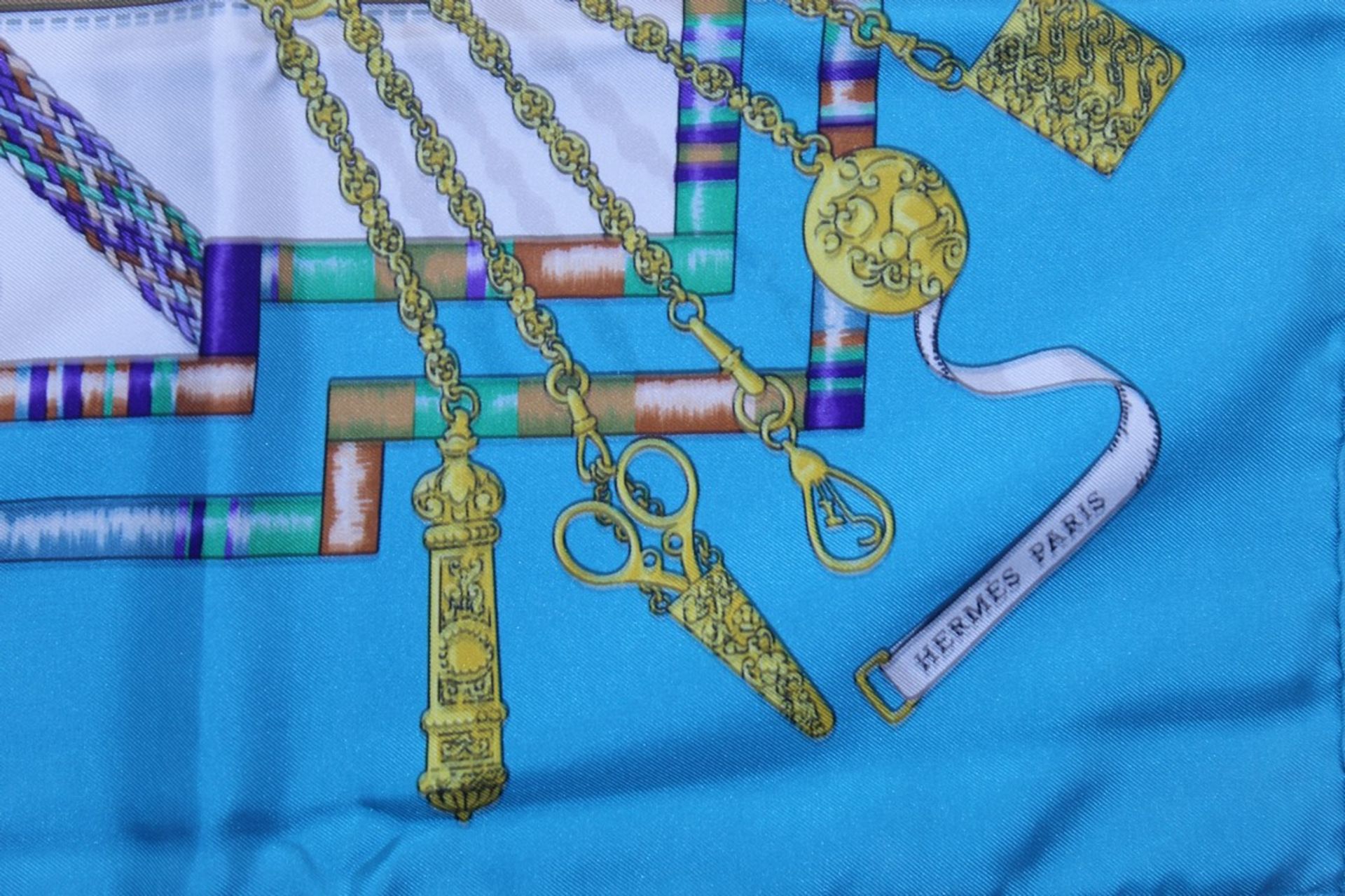 Rrp £580 Hermes 100% Twill Silk Light Blue/Violet Petite Main By Caty Latham 90X90Cm Luxury Scarf. - Image 2 of 5