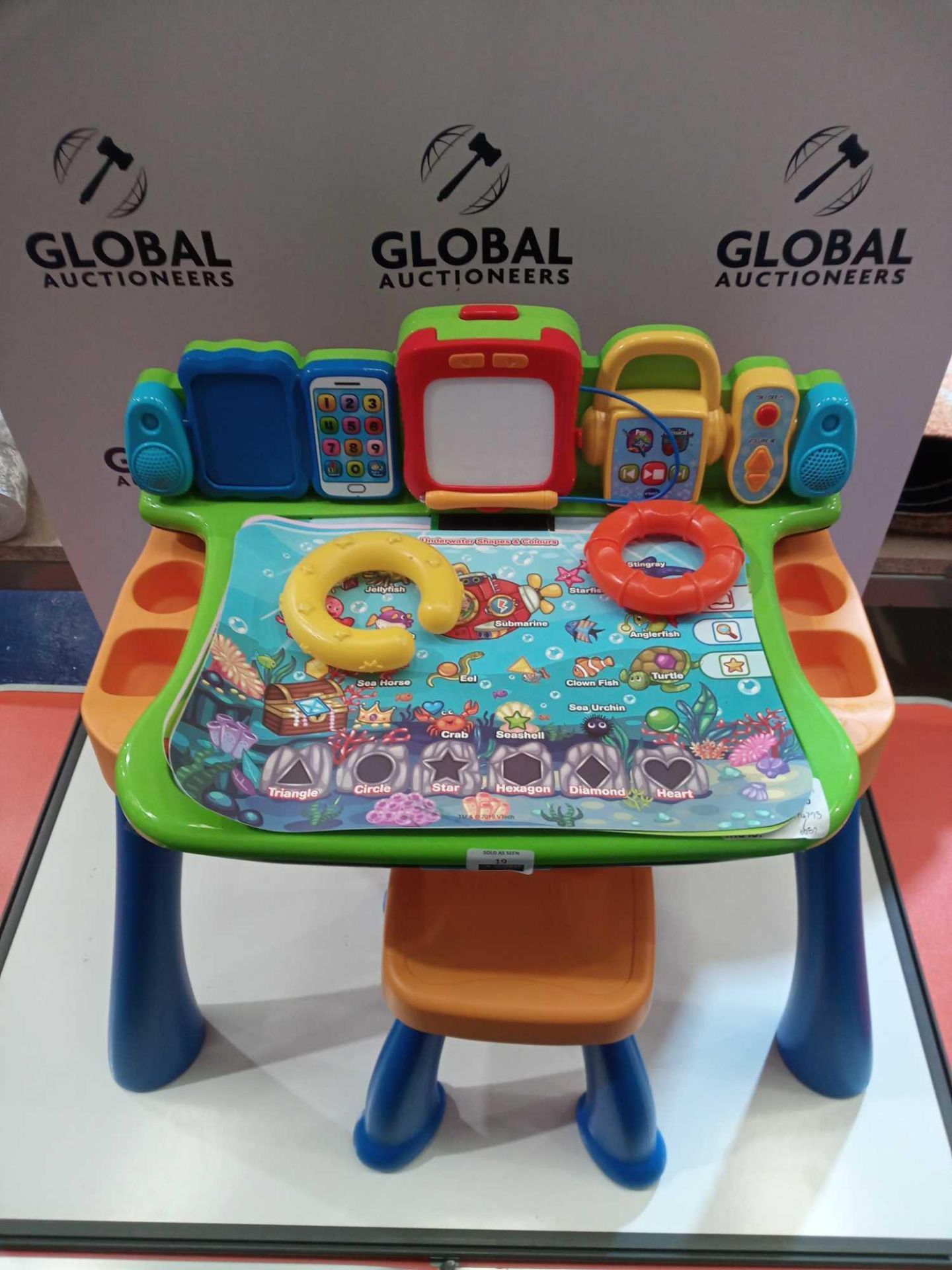 RRP £65 Unboxed Vtech Touch And Learn Activity Desk