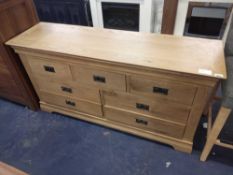 RRP £400 Large Oak 7 Drawer Sideboard