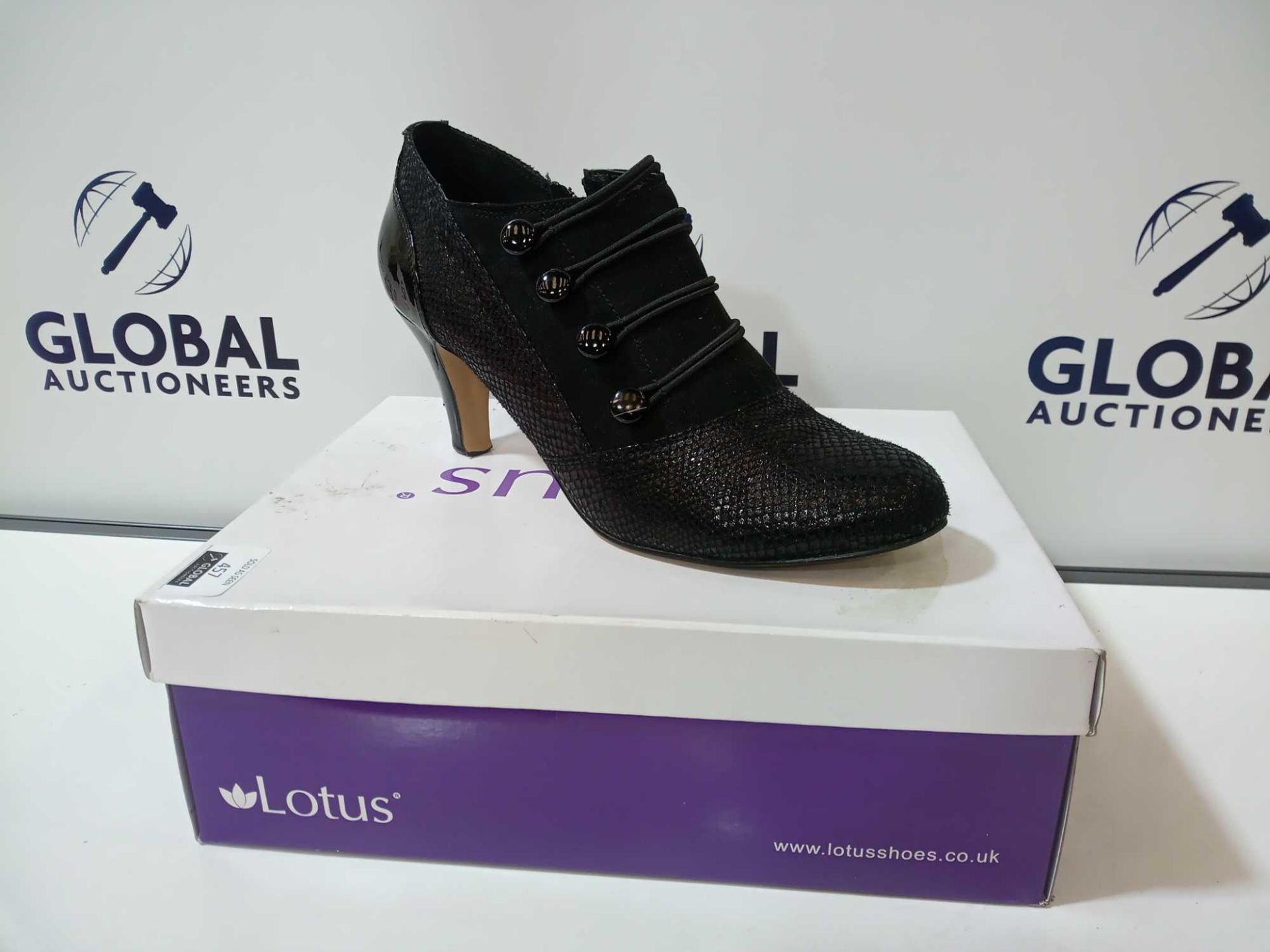 RRP £60 Ladies Boxed Size 6 Black Lotus Heeled Shoes