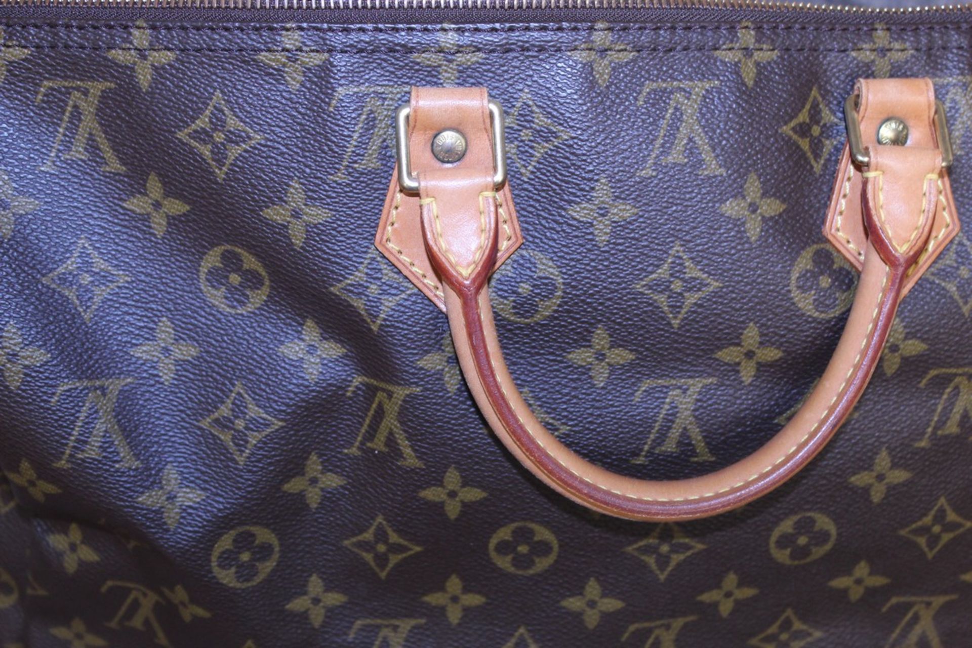 RRP £1,160.00 Made From Classic Monogram Canvas, The Speedy 40 Is A Stylish Handbag For Both - Image 5 of 6