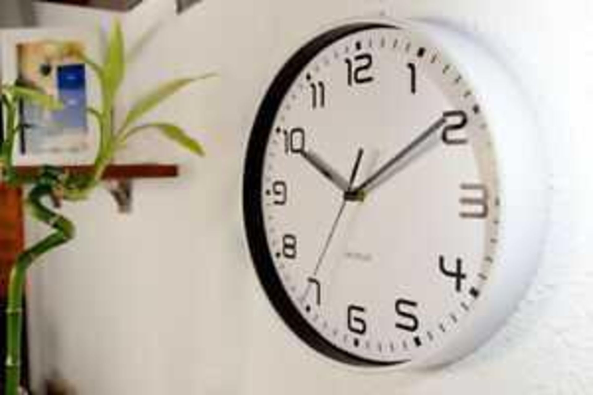 Combined RRP £100 Assorted Household Items To Include A Cornwall 10-Cm Boxed Silent Wall Clock, A Bo - Image 6 of 10