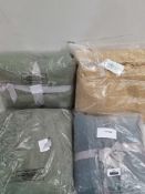 Combined RRP £120 Lot To Contain Four Assorted Throws From Debenhams In Various Colours And Designs