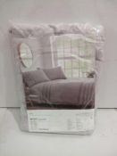 Combined RRP £235 Lot To Contain Assorted Bedding Items To Include Bagged Jasper Conran King-Size Du