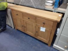 RRP £1050 Sourced From A High End Furniture Store Lincoln Oak 3 Door Sideboard