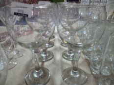 RRP £40 Set Of 4 Lav Glassware Designer Large Wine Clear Glasses B