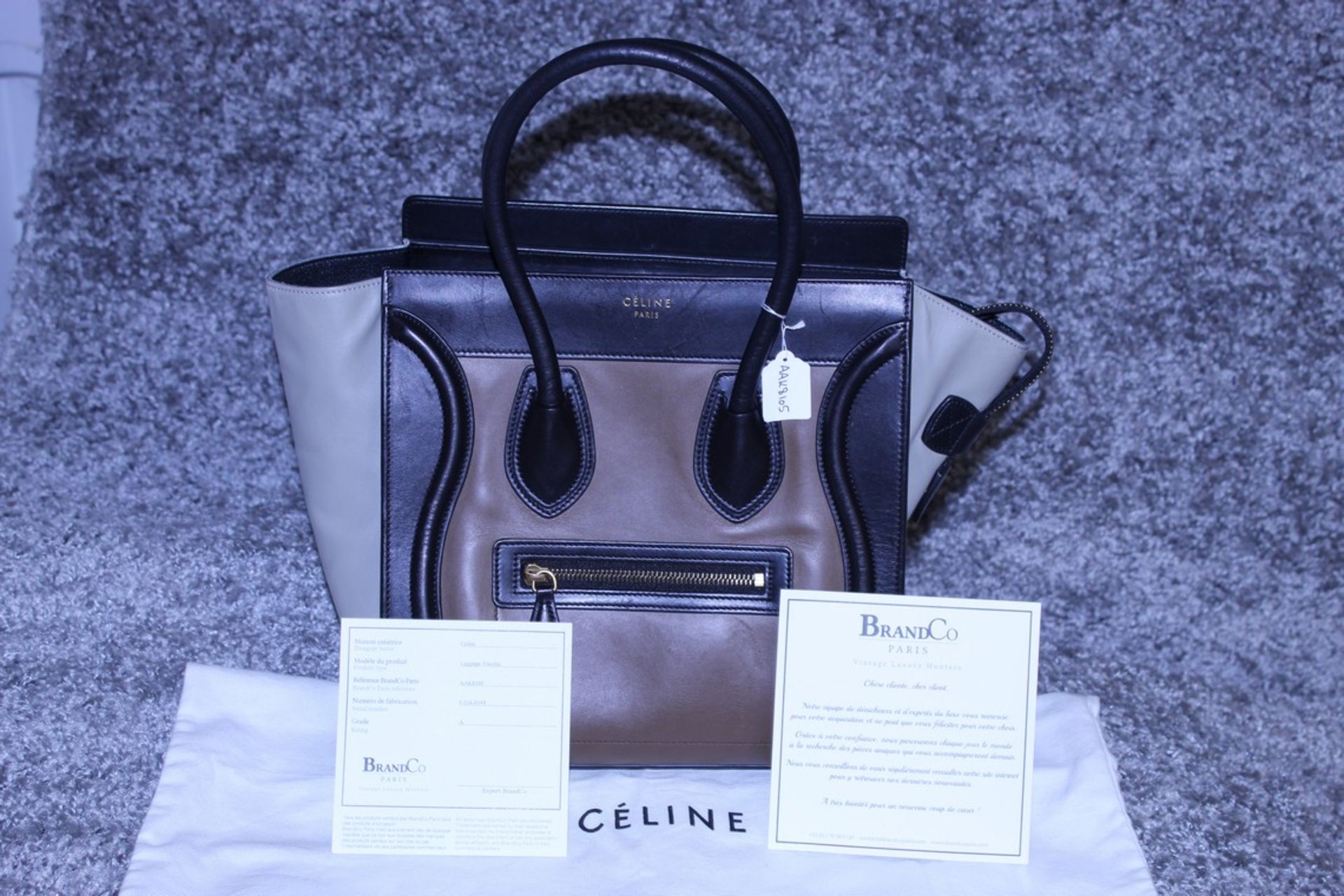 RRP £1,500 Celine Luggage Tricol Handbag, Céline 'Mini Luggage'. Open Swith A Zipper On Top And Is - Image 4 of 5