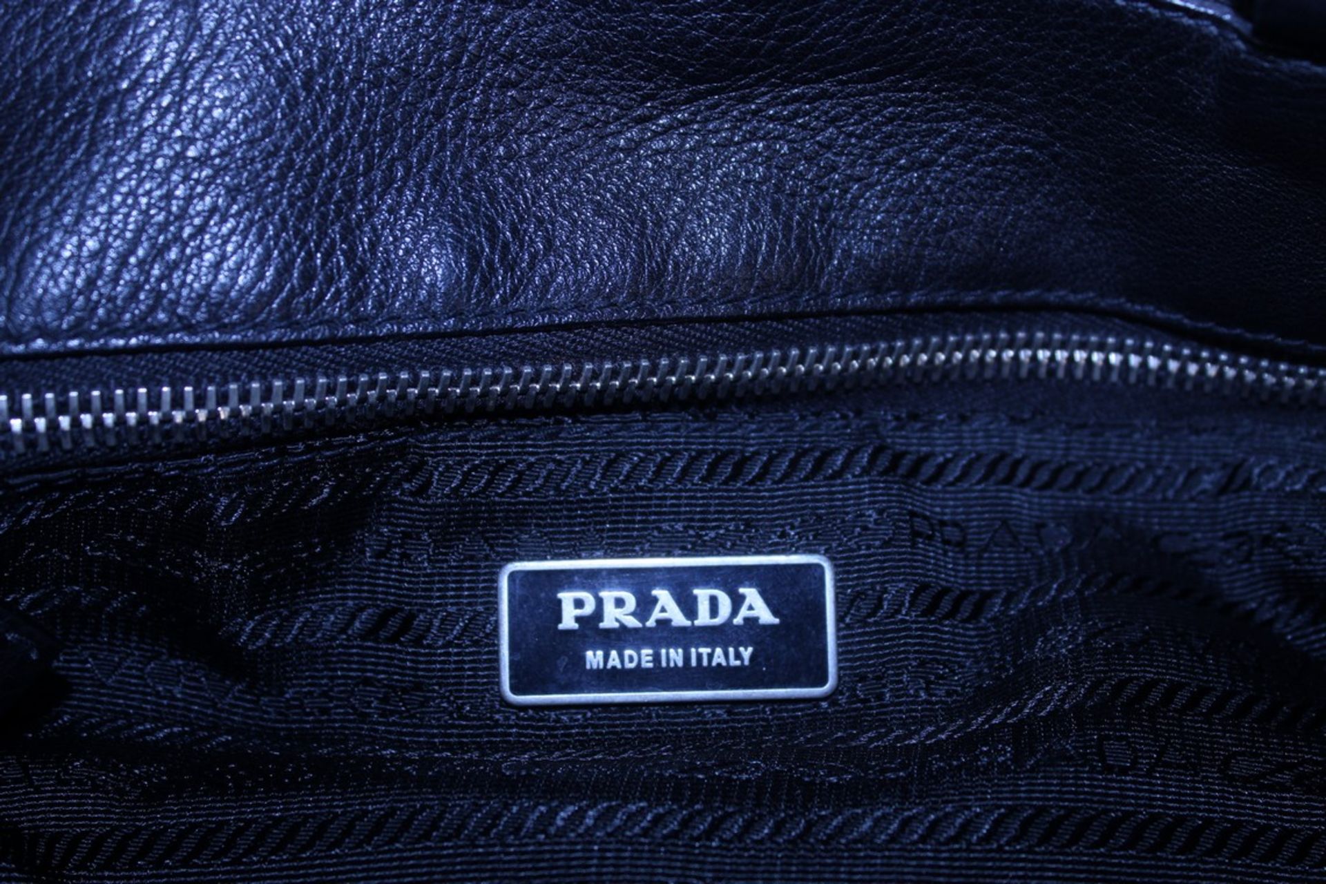 RRP £1200 Prada Side Pocket Tote Shoulder Bag In Black Small Grained Leather With Black Leather - Image 3 of 4