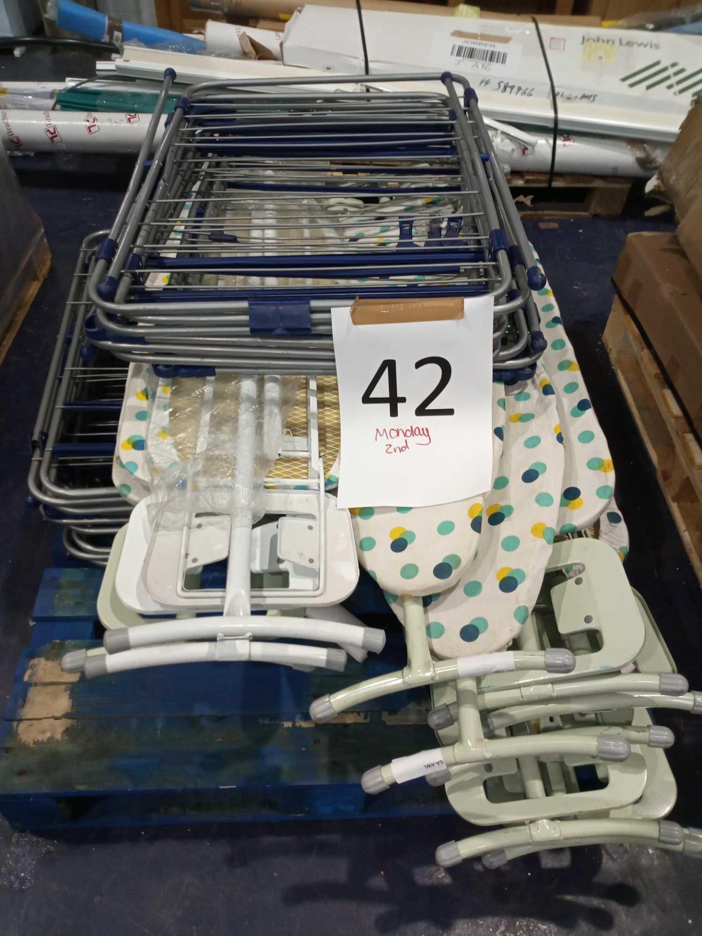 RRP £540 Pallet To Contain 18 Assorted Ironing Boards/Washing Up Madens