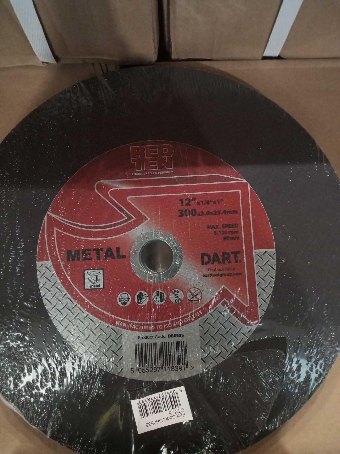 RRP £150 Box To Contain 25 Brand New Dart Metal Db0535 Red Ten Abrasive Disks - Image 3 of 3