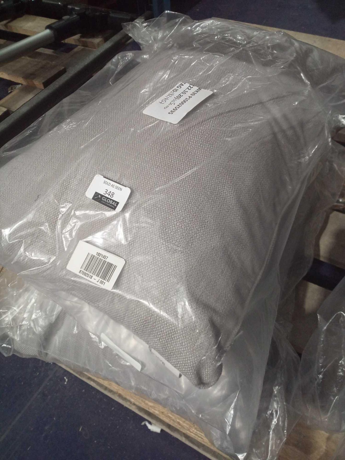 RRP £100 Lot To Contain 2 Bagged Matching Grey Designer Loaf Cushions