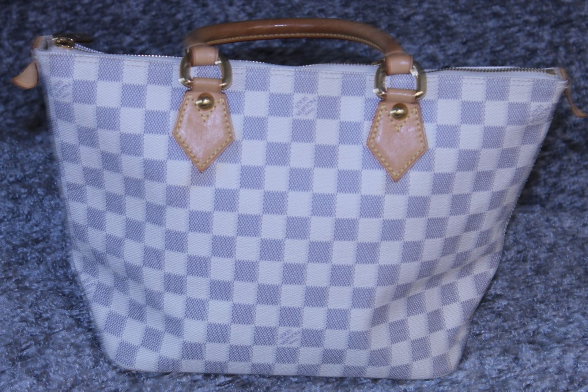 RRP £2,200 Louis Vuitton Saleya Handbag, Size Pm, Ivory Damier Azur Coated Canvas, 37X24X14Cm, ( - Image 2 of 5