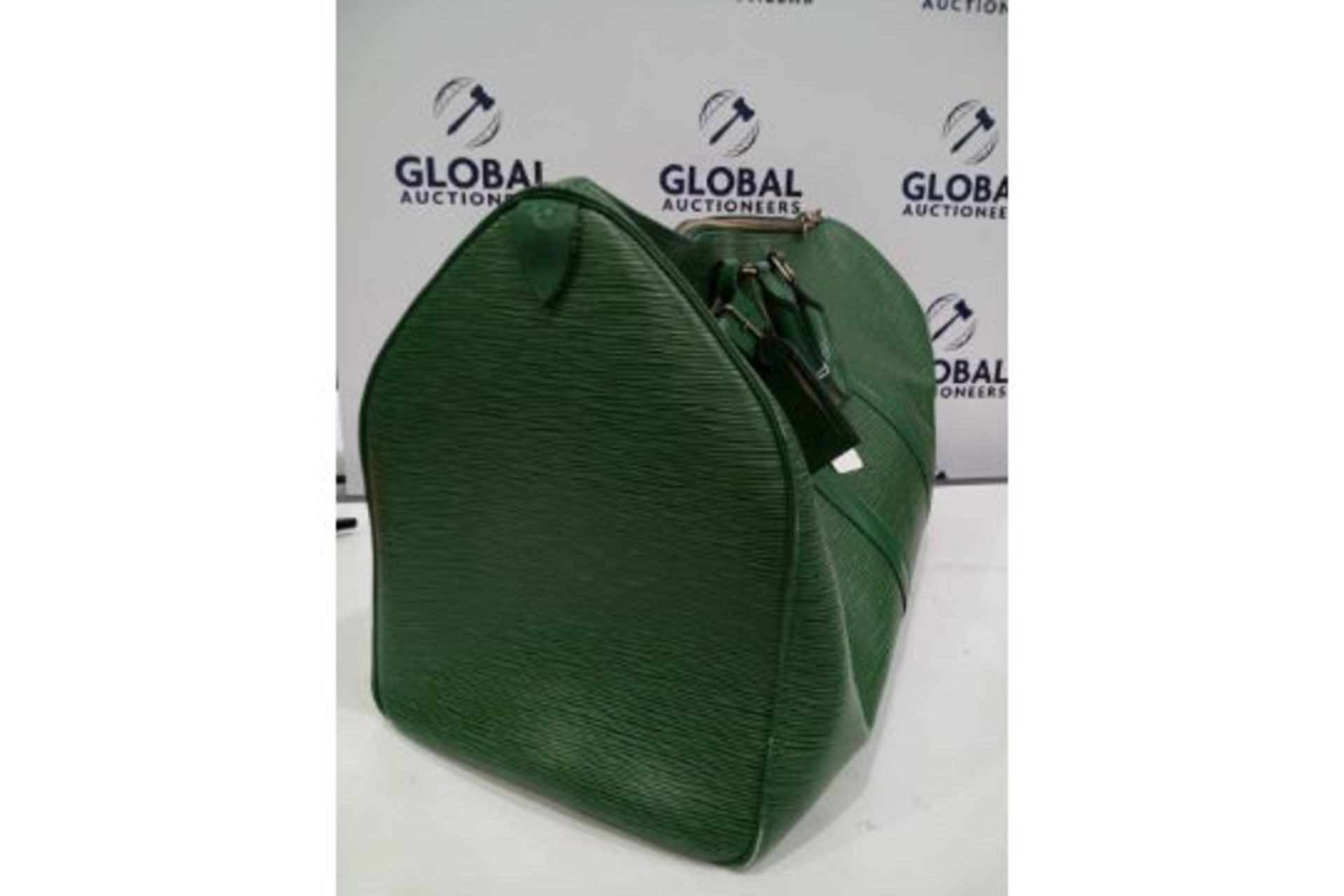 RRP £1450 Louis Vuitton Keepall 50 Green Calf Leather Epi Green Leather Golden Brass Travel Bag ( - Image 2 of 4
