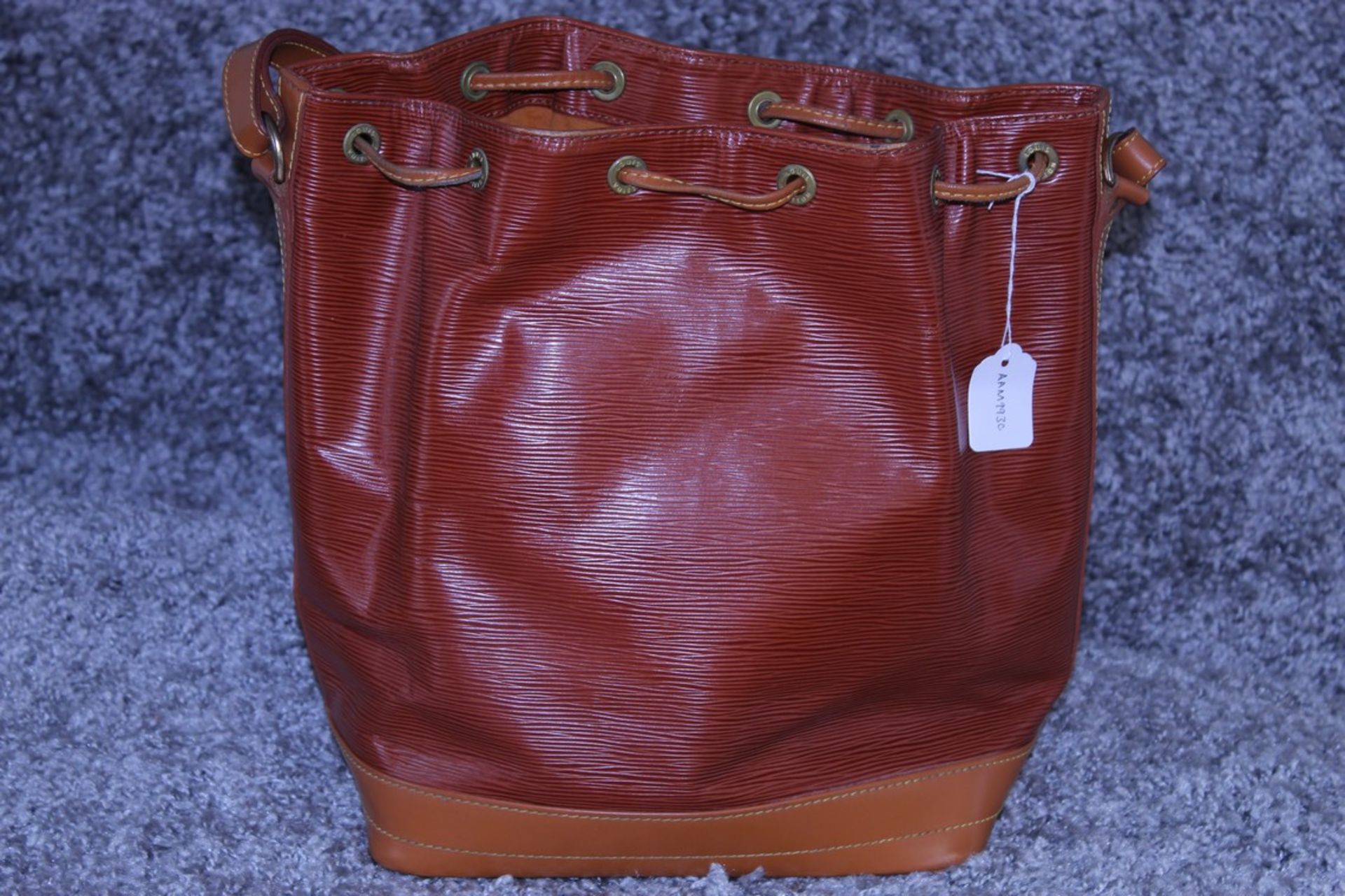 RRP £1,600 Louis Vuitton Noe Shoulder Bag, Gold Epi Calf Leather, Gold Leather Handles, - Image 2 of 4