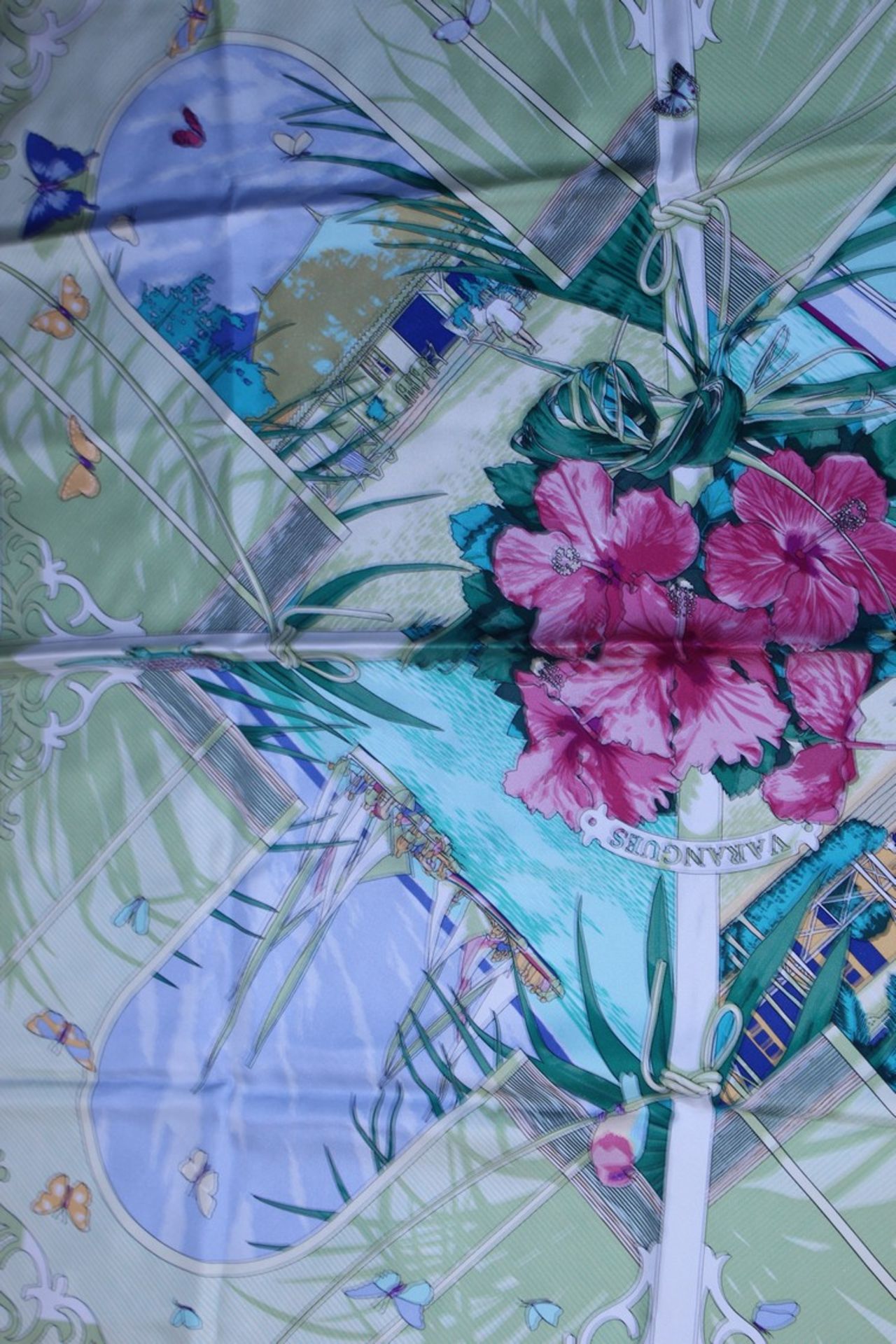 RRP £580 Hermes 100% Twill Silk 90X90Cm Pink/Green/Light Blue 90X90Cm Varangues By Dimitri - Image 4 of 5