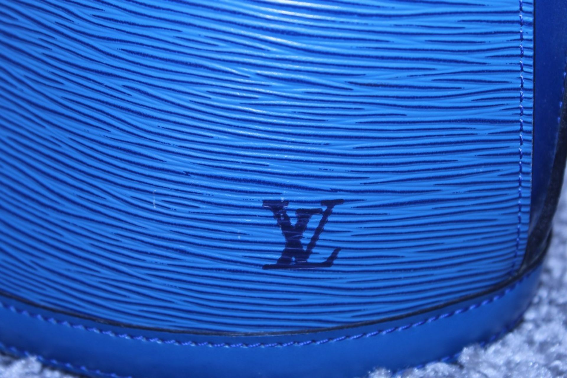 RRP £1,500 Louis Vuitton Cluny Blue Calf Leather Shoulder Bag With Blue Leather Handles, - Image 3 of 5