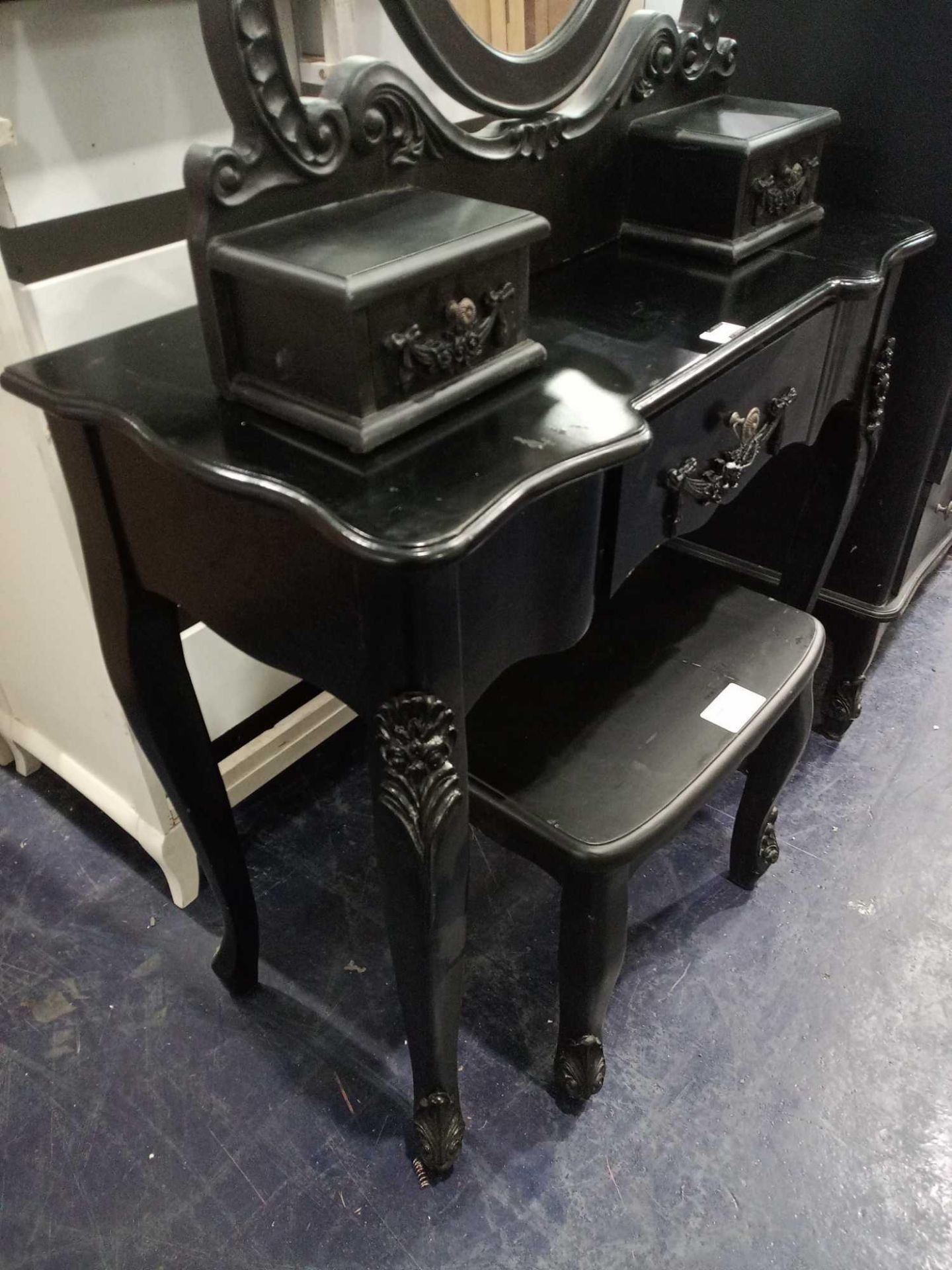 RRP £180 Matching Antique Gothic Style Black Vintage Dressing Table With Mirror And Drawers And Matc - Image 3 of 3